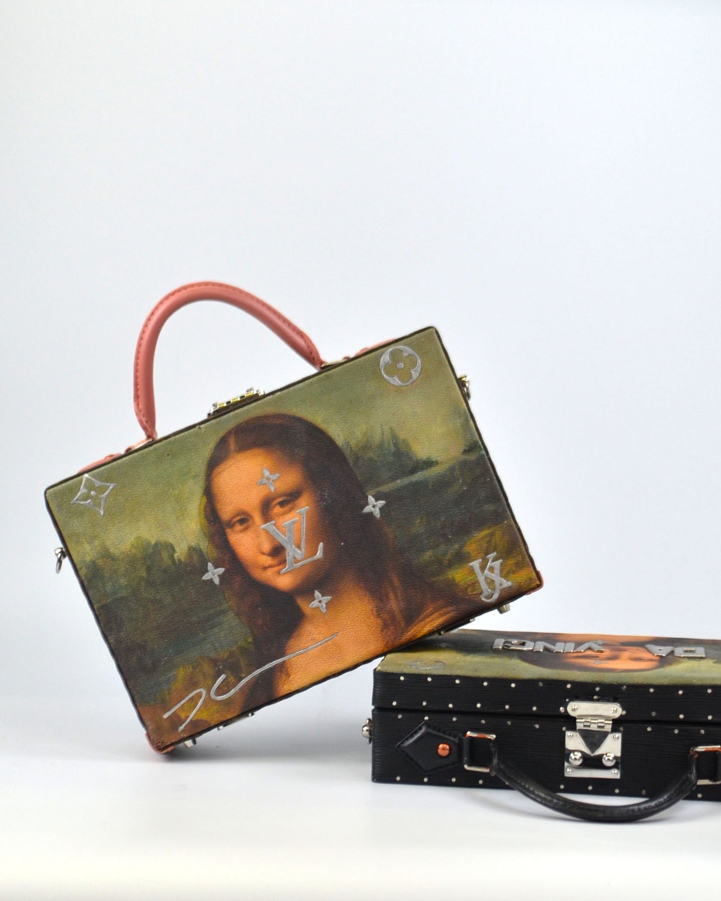 Mona